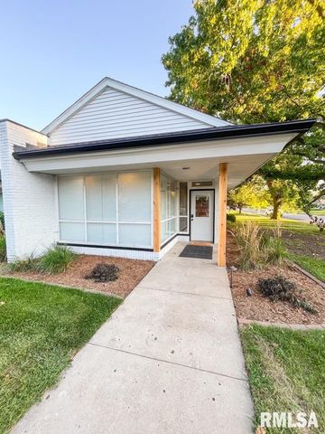 107 W ANN Street, Roanoke, IL 61561