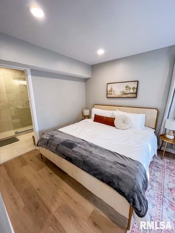 107 W ANN Street, Roanoke, IL 61561