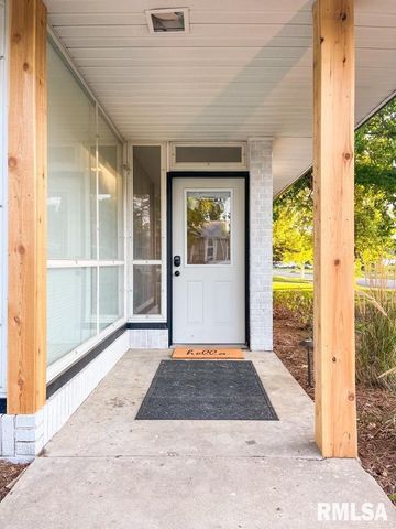 107 W ANN Street, Roanoke, IL 61561