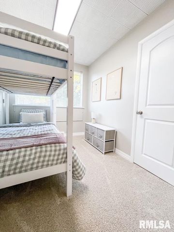 107 W ANN Street, Roanoke, IL 61561