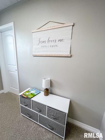 107 W ANN Street, Roanoke, IL 61561