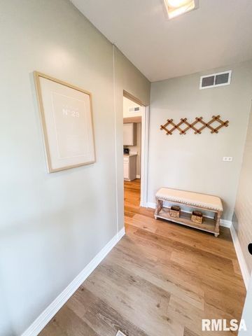 107 W ANN Street, Roanoke, IL 61561