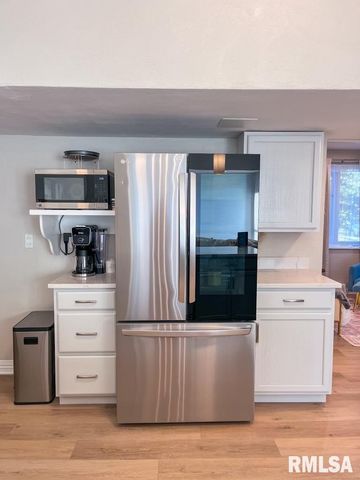 107 W ANN Street, Roanoke, IL 61561