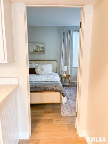 107 W ANN Street, Roanoke, IL 61561