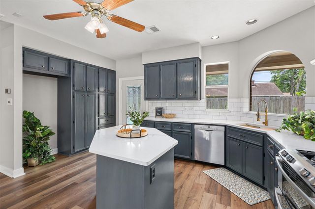 1133 Helen Drive, Deer Park, TX 77536