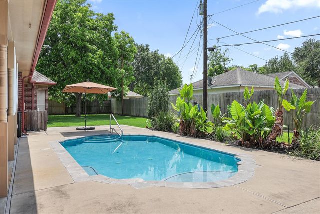 1133 Helen Drive, Deer Park, TX 77536