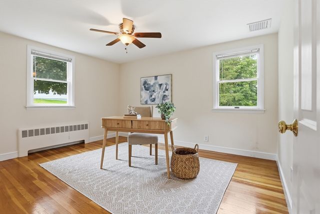6 Hillcrest Rd, Bedford, MA 01739