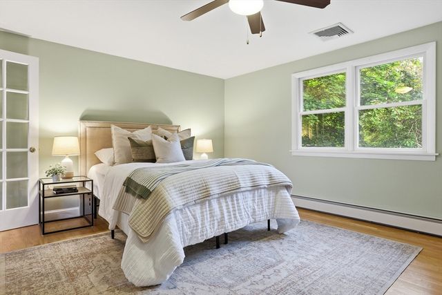 6 Hillcrest Rd, Bedford, MA 01739