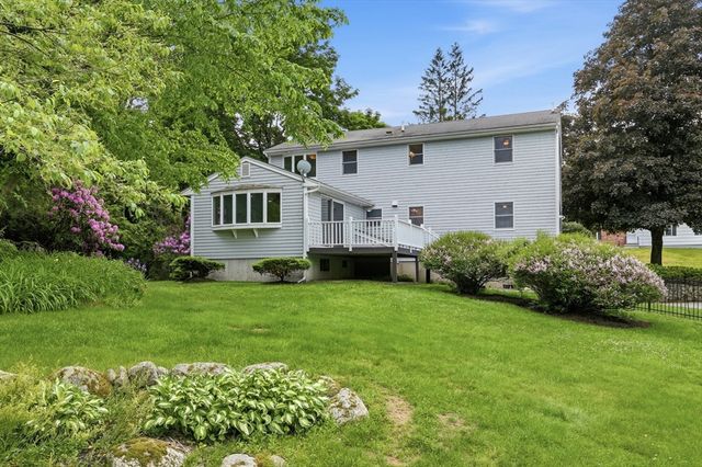 6 Hillcrest Rd, Bedford, MA 01739