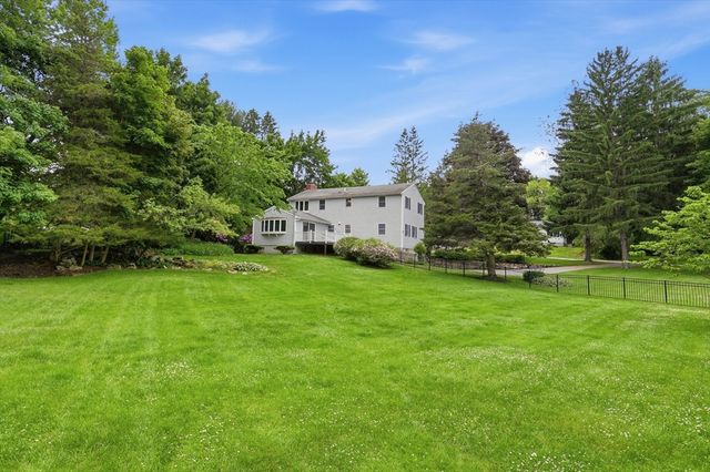 6 Hillcrest Rd, Bedford, MA 01739