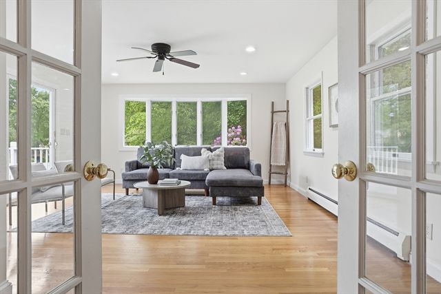 6 Hillcrest Rd, Bedford, MA 01739