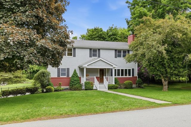 6 Hillcrest Rd, Bedford, MA 01739