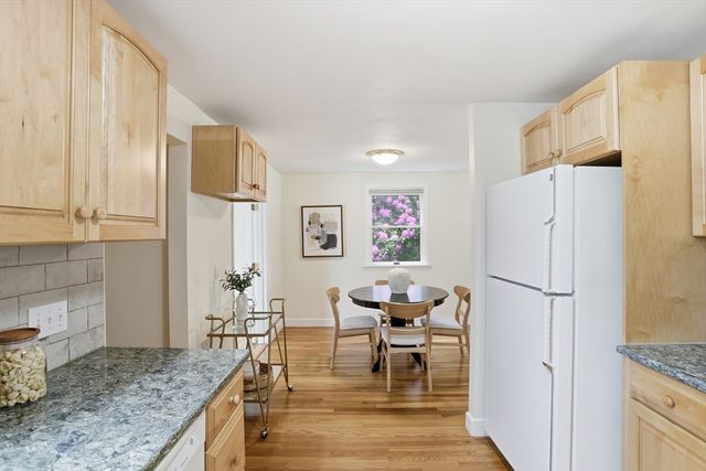 6 Hillcrest Rd, Bedford, MA 01739