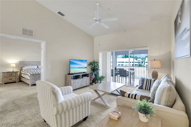 2373 Hidden Lake CT 8110, Naples, FL 34112