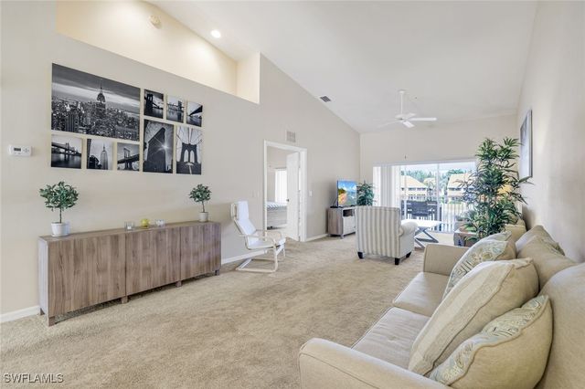 2373 Hidden Lake CT 8110, Naples, FL 34112