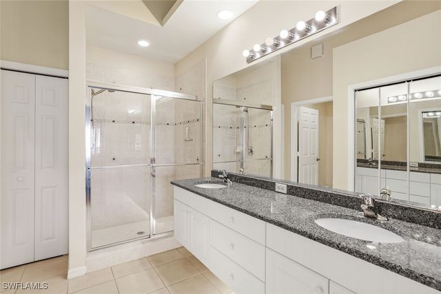 2373 Hidden Lake CT 8110, Naples, FL 34112