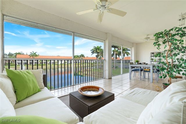 2373 Hidden Lake CT 8110, Naples, FL 34112