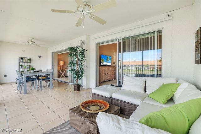 2373 Hidden Lake CT 8110, Naples, FL 34112