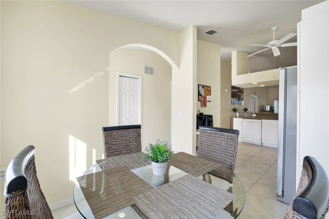 2373 Hidden Lake CT 8110, Naples, FL 34112