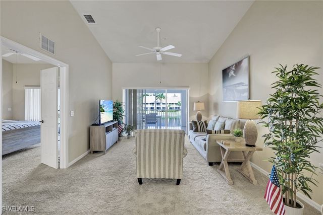 2373 Hidden Lake CT 8110, Naples, FL 34112