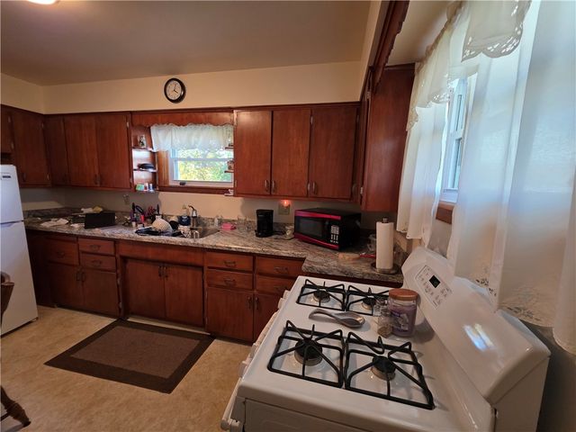 745 Castle Street, New Castle, PA 16101