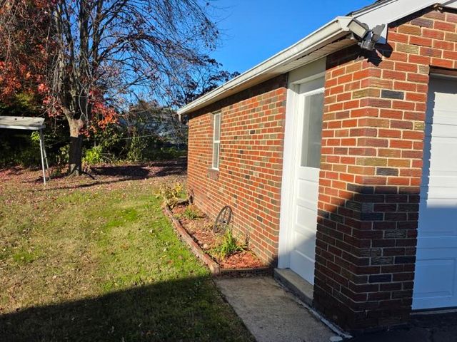 745 Castle Street, New Castle, PA 16101