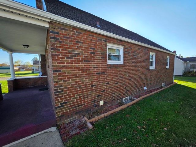 745 Castle Street, New Castle, PA 16101