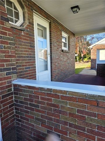 745 Castle Street, New Castle, PA 16101