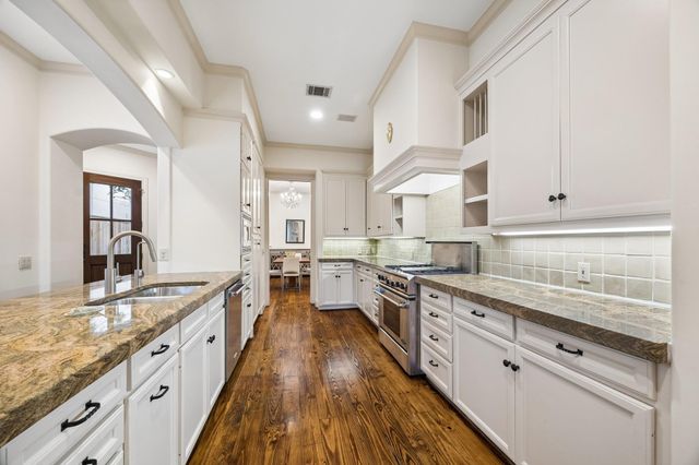 2207 Dunraven Lane, Houston, TX 77019