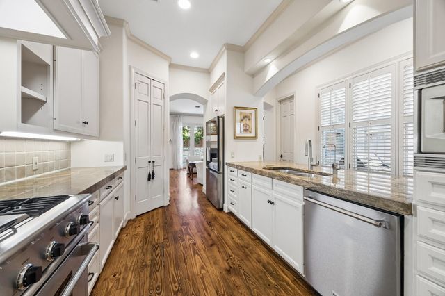 2207 Dunraven Lane, Houston, TX 77019