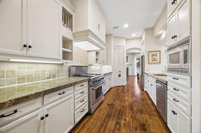 2207 Dunraven Lane, Houston, TX 77019