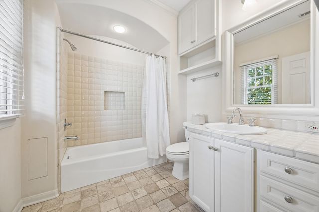 2207 Dunraven Lane, Houston, TX 77019