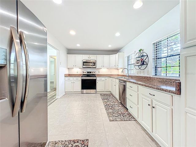 203 SE 30TH AVENUE, Ocala, FL 34471