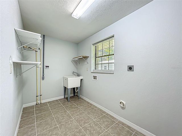 203 SE 30TH AVENUE, Ocala, FL 34471