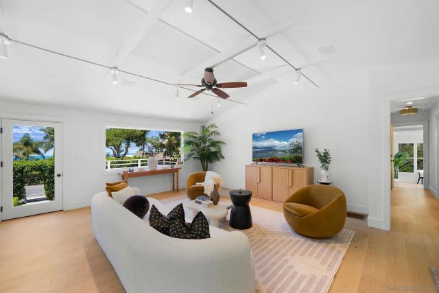 308-10 Glenmont Dr, Solana Beach, CA 92075
