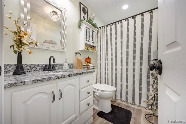 1700 River Road 10, Marysville, MI 48040