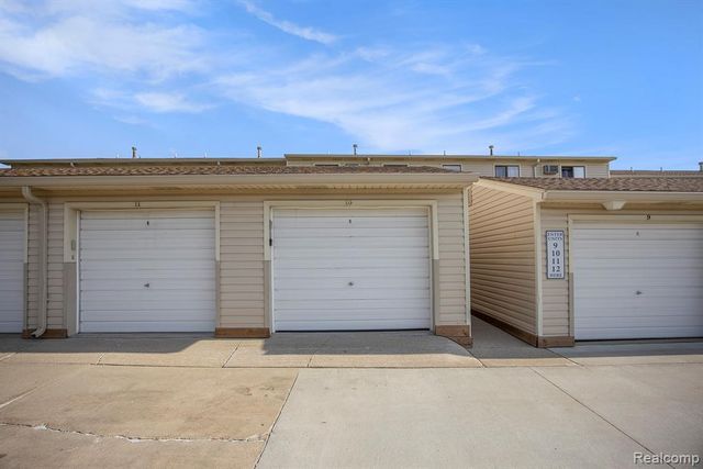 1700 River Road 10, Marysville, MI 48040