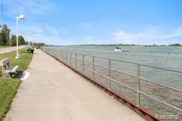 1700 River Road 10, Marysville, MI 48040