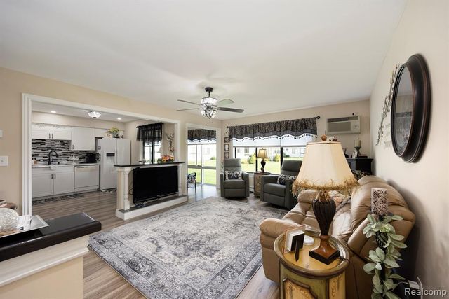 1700 River Road 10, Marysville, MI 48040