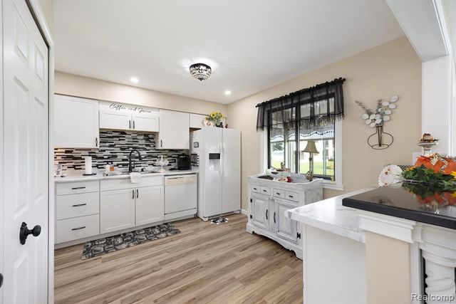 1700 River Road 10, Marysville, MI 48040