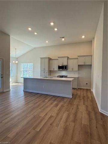 113 Lovefeast Drive, Advance, NC 27006