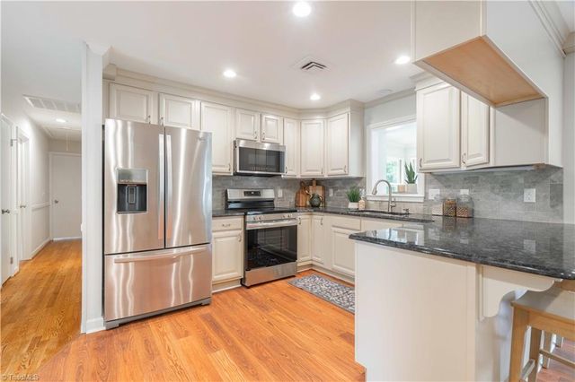 5100 Murray Road, Winston-salem, NC 27106