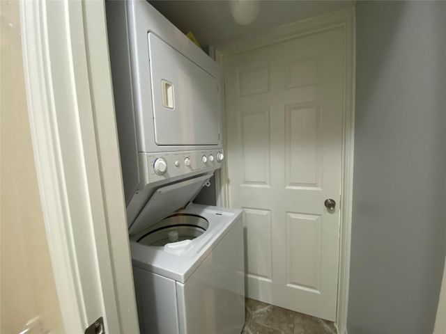 215 Postoffice 605, Galveston, TX 77550