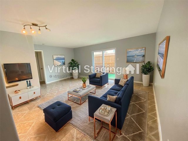 215 Postoffice 605, Galveston, TX 77550