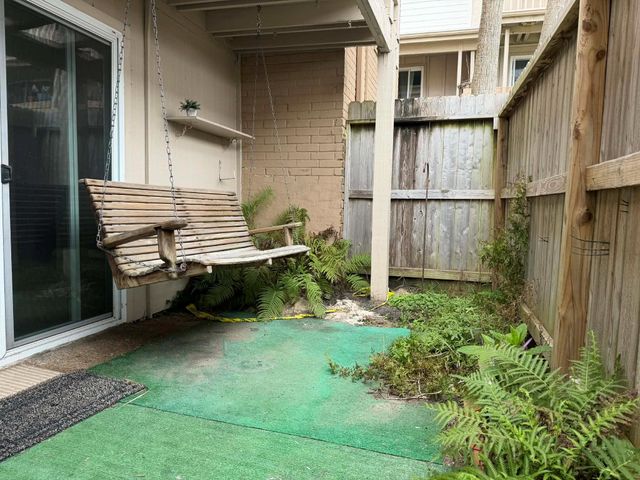 215 Postoffice 605, Galveston, TX 77550