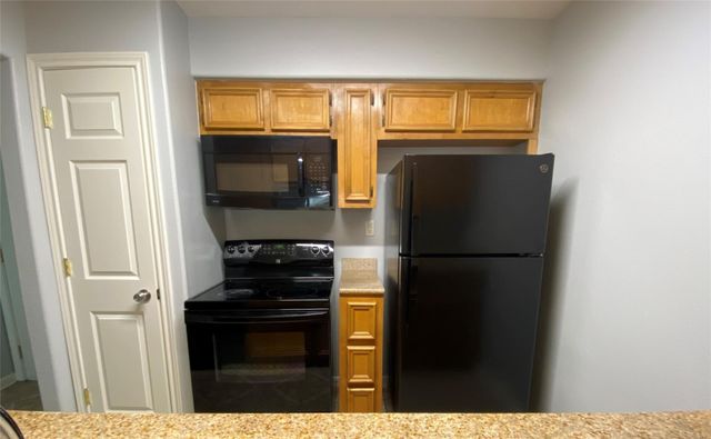 215 Postoffice 605, Galveston, TX 77550