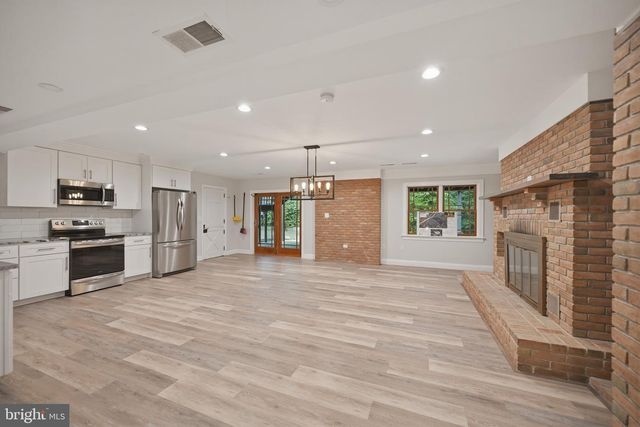 665 FAIRMONT AVE, Mohnton, PA 19540