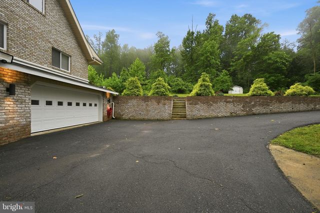 665 FAIRMONT AVE, Mohnton, PA 19540