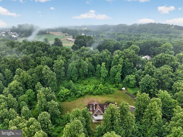 665 FAIRMONT AVE, Mohnton, PA 19540