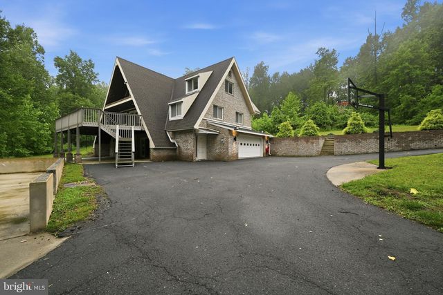 665 FAIRMONT AVE, Mohnton, PA 19540